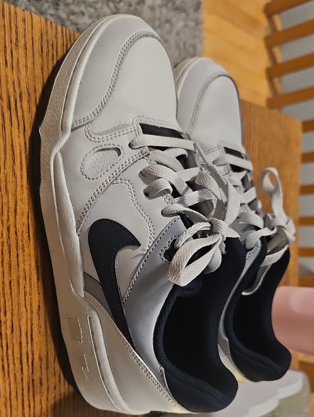Nike Men’s White and Black Low-Top Sneakers
